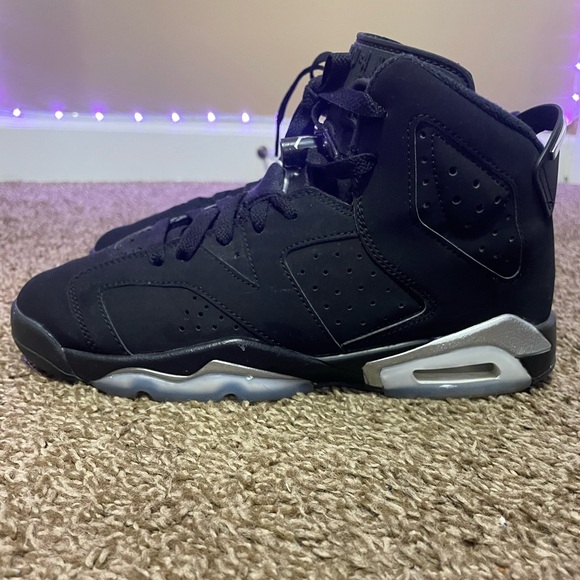 jordan 5’s & 6’s both a size 6 new! in boys size